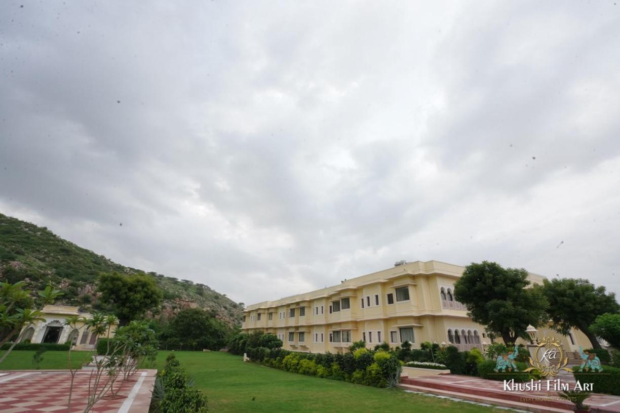 Hotel Raj Bagh Palace Jaipur Exterior photo